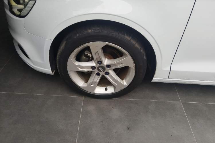 Used Audi A3 2020 Limousine 35 TFSI Ambition China VI Left Front Wheel Hub
