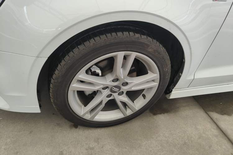 Used Audi A3 2020 Limousine 35 TFSI Fashion Edition China VI Emission Standard Left Front Wheel Hub