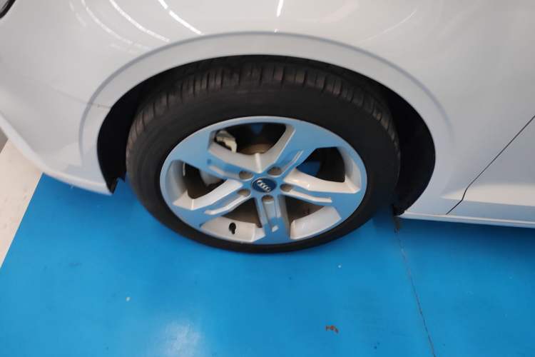 Used Audi A3 2020 Restyled Limousine 35 TFSI Ambition Version China VI Left Front Wheel Hub