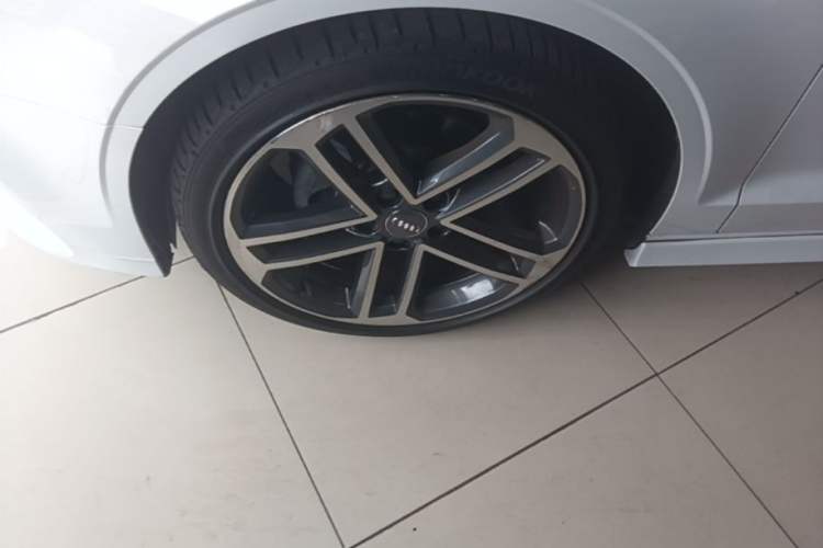 Used Audi A3 2020 Limousine 35 TFSI Sporty Version China VI Left Front Wheel Hub