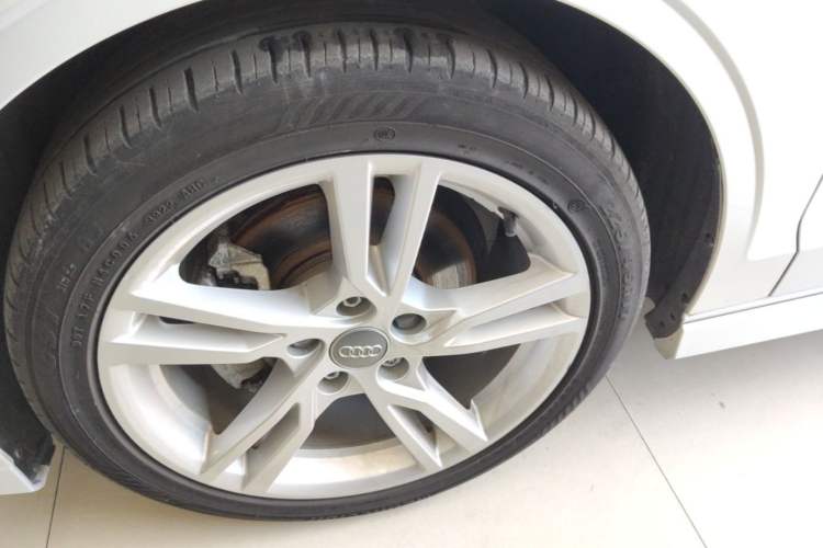 Used Audi A3 2020 Limousine 35 TFSI Fashion Edition China VI Emission Standard Left Front Wheel Hub