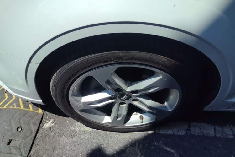 Used Audi A3 2020 Restyled Limousine 35 TFSI Ambition Version China VI Left Front Wheel Hub