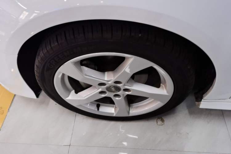 Used Audi A3 2020 Sportback 35 TFSI Fashion Edition China VI Emission Standard Left Front Wheel Hub
