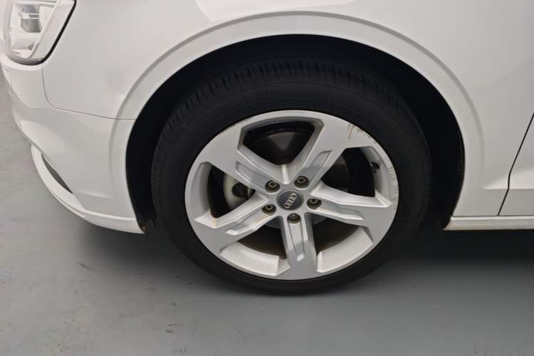 Used Audi A3 2020 Limousine 35 TFSI Ambition China VI Left Front Wheel Hub