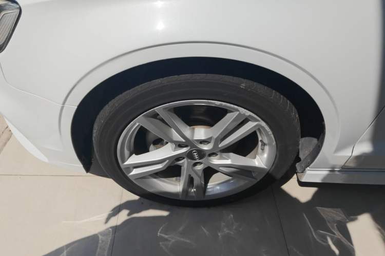 Used Audi A3 2020 Limousine 35 TFSI Fashion Edition China VI Emission Standard Left Front Wheel Hub