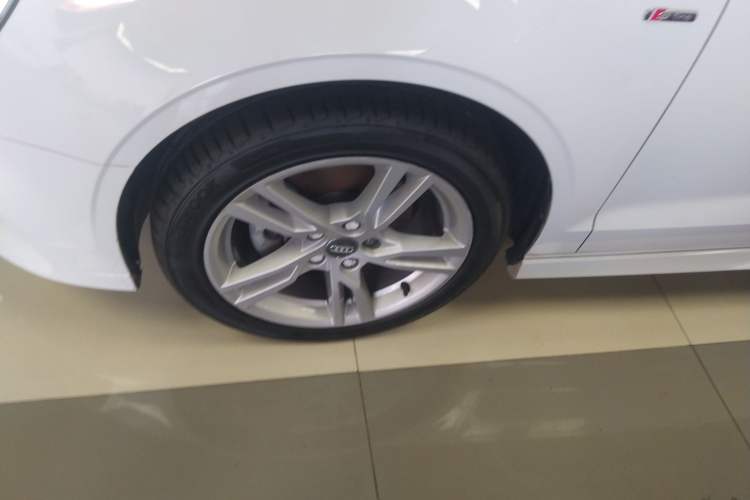 Used Audi A3 2020 Limousine 35 TFSI Fashion Edition China VI Emission Standard Left Front Wheel Hub