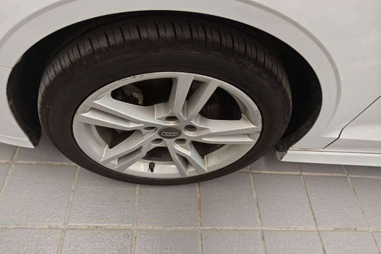 Used Audi A3 2020 Limousine 35 TFSI Fashion Edition China VI Emission Standard Left Front Wheel Hub