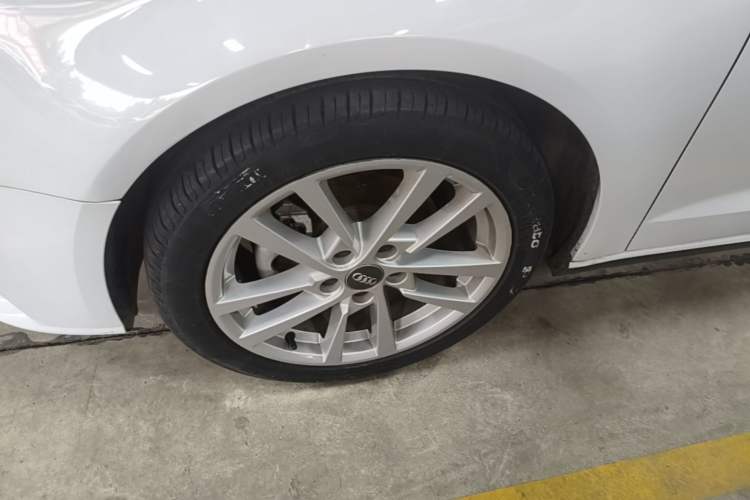 Used Audi A3 2020 Restyled Sportback 35 TFSI Entry-Level China VI Emission Standard Left Front Wheel Hub
