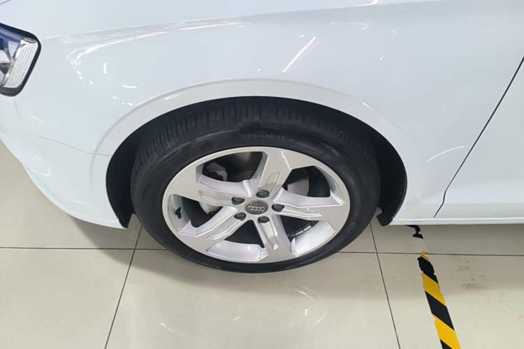 Used Audi A3 2020 Limousine 35 TFSI Ambition China VI Left Front Wheel Hub