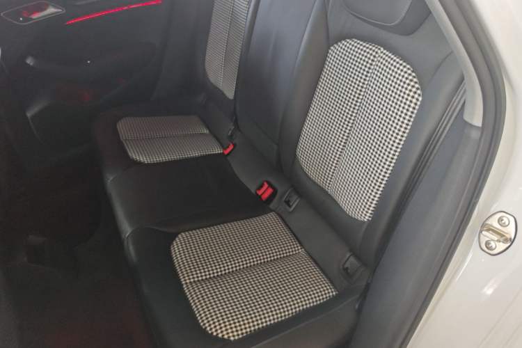 Used Audi A3 2020 Limousine 35 TFSI Fashion Edition China VI Emission Standard Left Rear Seat