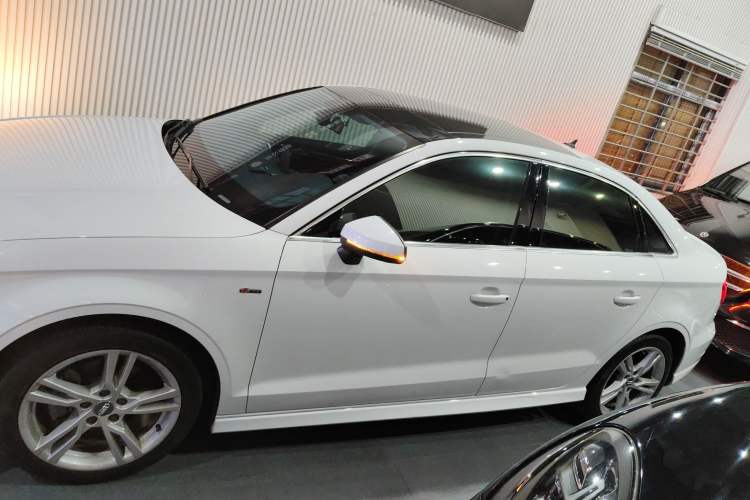 Used Audi A3 2020 Limousine 35 TFSI Fashion Edition China VI Emission Standard Left Side