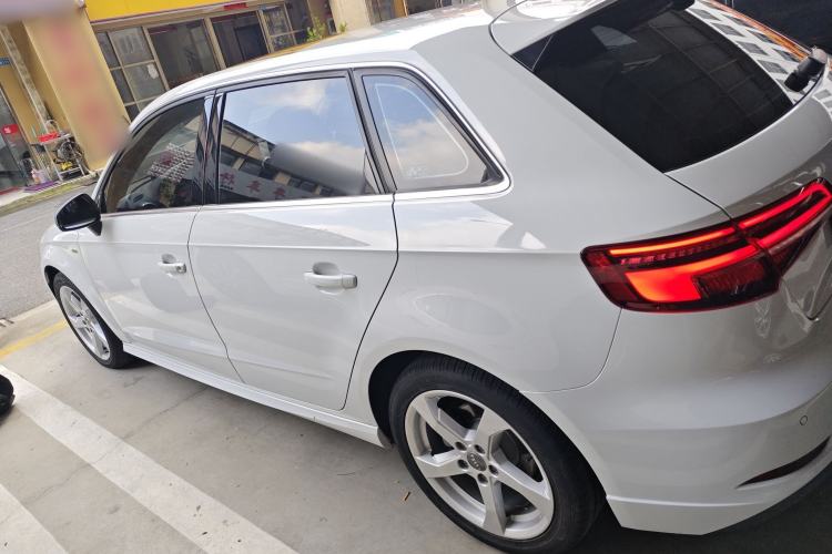 Used Audi A3 2020 Sportback 35 TFSI Fashion Edition China VI Emission Standard Left Side
