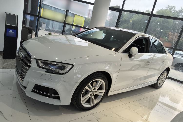 Used Audi A3 2020 Limousine 35 TFSI Fashion Edition China VI Emission Standard Left Side