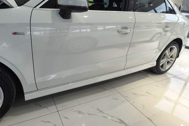 Used Audi A3 2020 Limousine 35 TFSI Fashion Edition China VI Emission Standard Left Side Sill