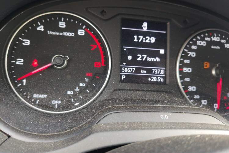 Used Audi A3 2020 Limousine 35 TFSI Fashion Edition China VI Emission Standard Odometer Close Up