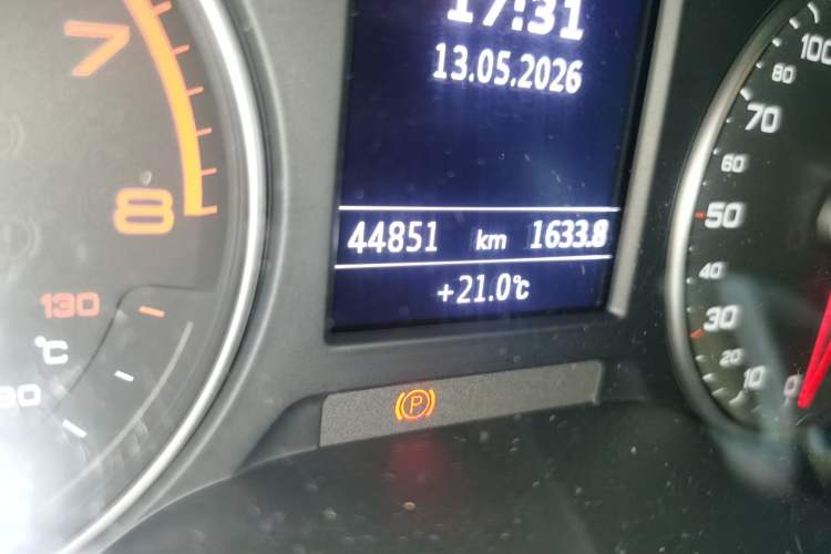 Used Audi A3 2020 Limousine 35 TFSI Fashion Edition China VI Emission Standard Odometer Close Up