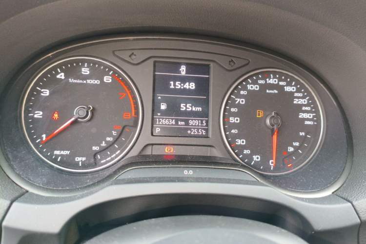 Used Audi A3 2020 Limousine 35 TFSI Fashion Edition China VI Emission Standard Odometer Close Up
