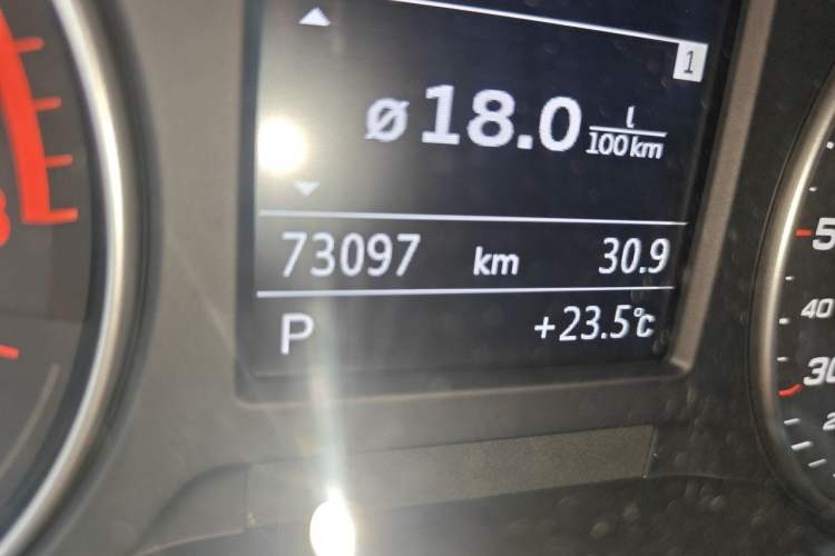Used Audi A3 2020 Limousine 35 TFSI Fashion Edition China VI Emission Standard Odometer Close Up