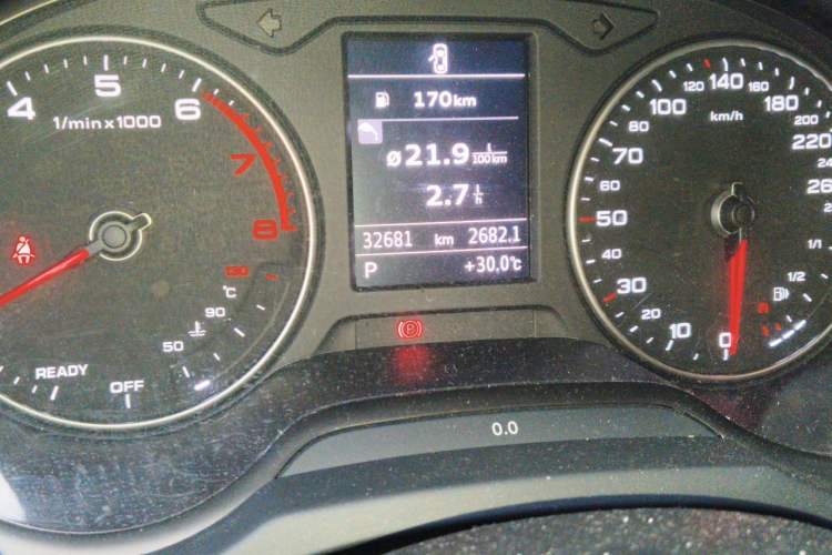 Used Audi A3 2020 Restyled Sportback 35 TFSI Entry-Level China VI Emission Standard Odometer Close Up