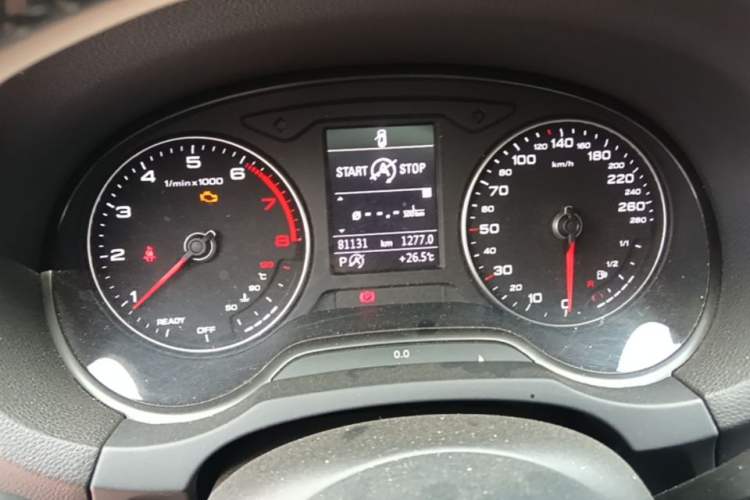 Used Audi A3 2020 Limousine 35 TFSI Fashion Edition China VI Emission Standard Odometer Close Up