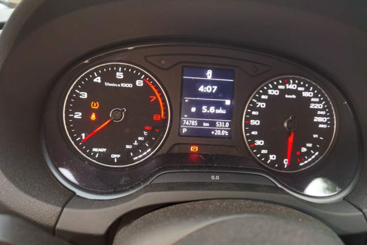 Used Audi A3 2020 Limousine 35 TFSI Fashion Edition China VI Emission Standard Odometer Close Up
