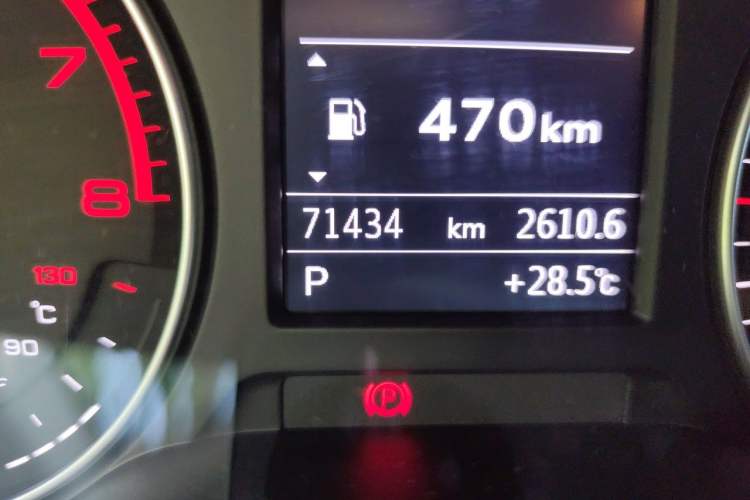 Used Audi A3 2020 Sportback 35 TFSI Fashion Edition China VI Emission Standard Odometer Close Up