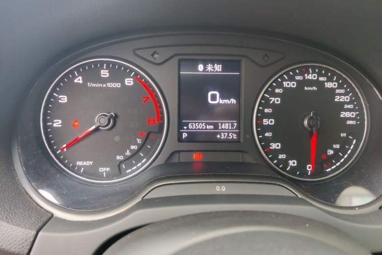Used Audi A3 2020 Limousine 35 TFSI Fashion Edition China VI Emission Standard Odometer Close Up