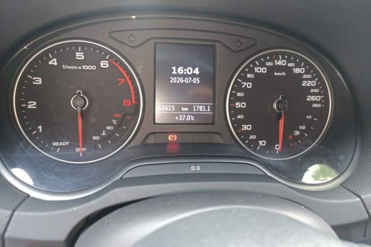 Used Audi A3 2020 Restyled Limousine 35 TFSI Ambition Version China VI Odometer Close Up