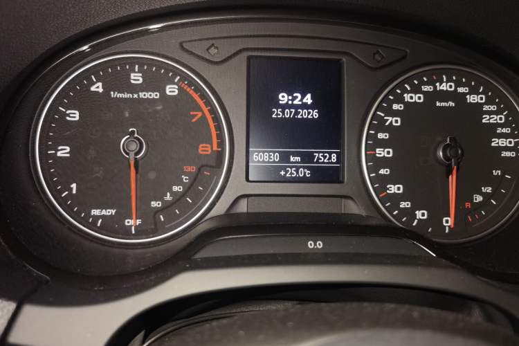 Used Audi A3 2020 Restyled Limousine 35 TFSI Ambition Version China VI Odometer Close Up
