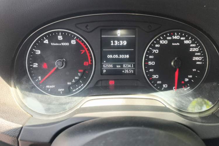 Used Audi A3 2020 Limousine 35 TFSI Fashion Edition China VI Emission Standard Odometer Close Up