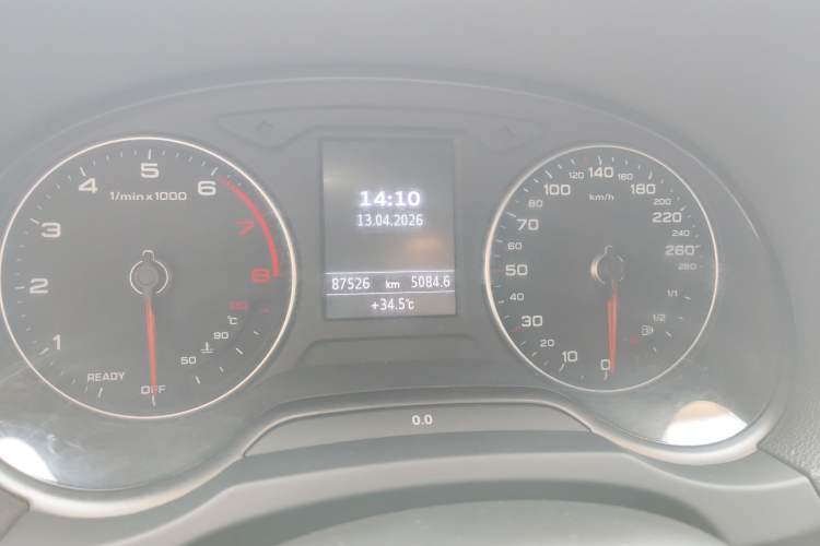Used Audi A3 2020 Limousine 35 TFSI Fashion Edition China VI Emission Standard Odometer Close Up