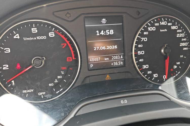 Used Audi A3 2020 Sportback 35 TFSI Ambition China VI Odometer Close Up