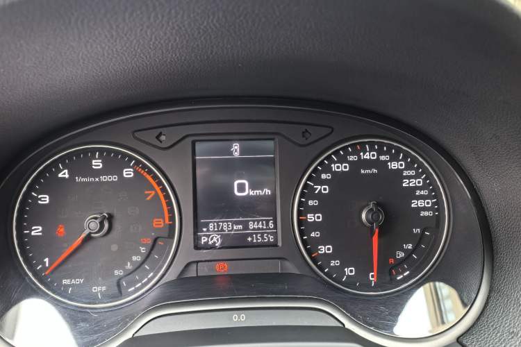 Used Audi A3 2020 Limousine 35 TFSI Fashion Edition China VI Emission Standard Odometer Close Up