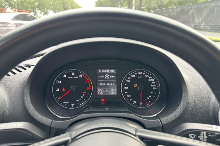 Used Audi A3 2020 Sportback 35 TFSI Fashion Edition China VI Emission Standard Odometer Close Up