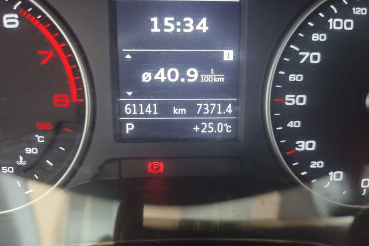 Used Audi A3 2020 Limousine 35 TFSI Fashion Edition China VI Emission Standard Odometer Close Up