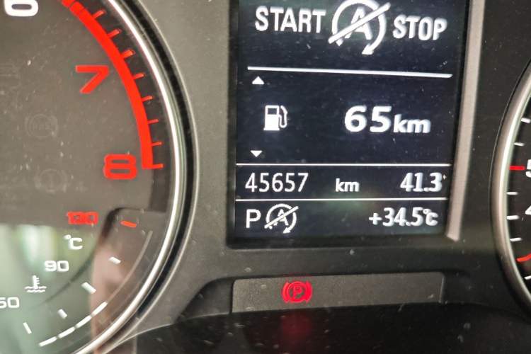 Used Audi A3 2020 Sportback 35 TFSI Fashion Edition China VI Emission Standard Odometer Close Up
