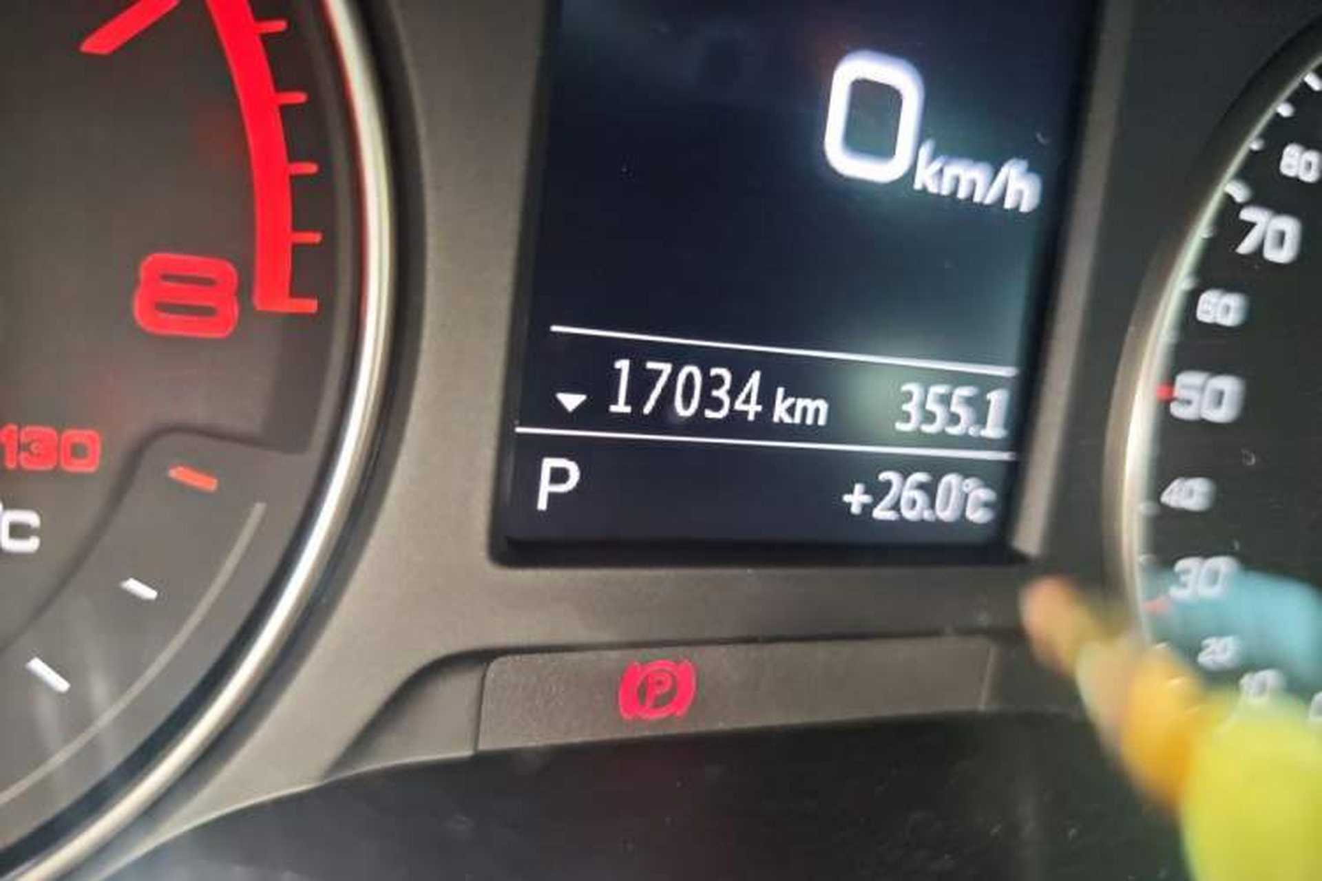 Used Audi A3 2020 Limousine 35 TFSI Fashion Edition China VI Emission Standard Odometer Close Up