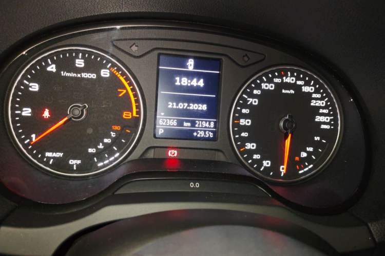 Used Audi A3 2020 Limousine 35 TFSI Ambition China VI Odometer Close Up