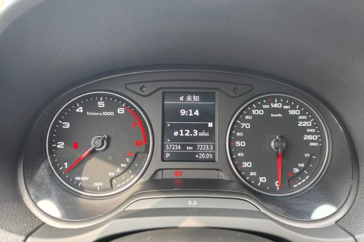 Used Audi A3 2020 Sportback 35 TFSI Ambition China VI Odometer Close Up