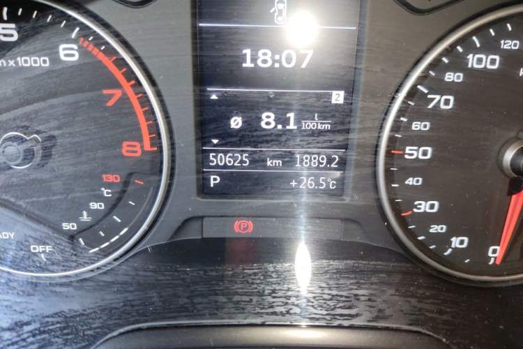 Used Audi A3 2020 Sportback 35 TFSI Fashion Edition China VI Emission Standard Odometer Close Up