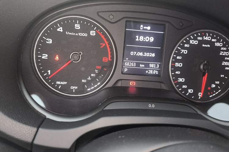 Used Audi A3 2020 Limousine 35 TFSI Ambition China VI Odometer Close Up
