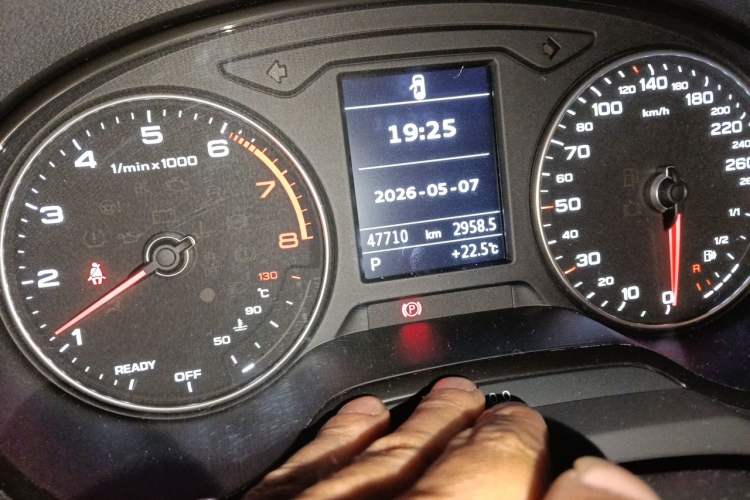 Used Audi A3 2020 Limousine 35 TFSI Fashion Edition China VI Emission Standard Odometer Close Up