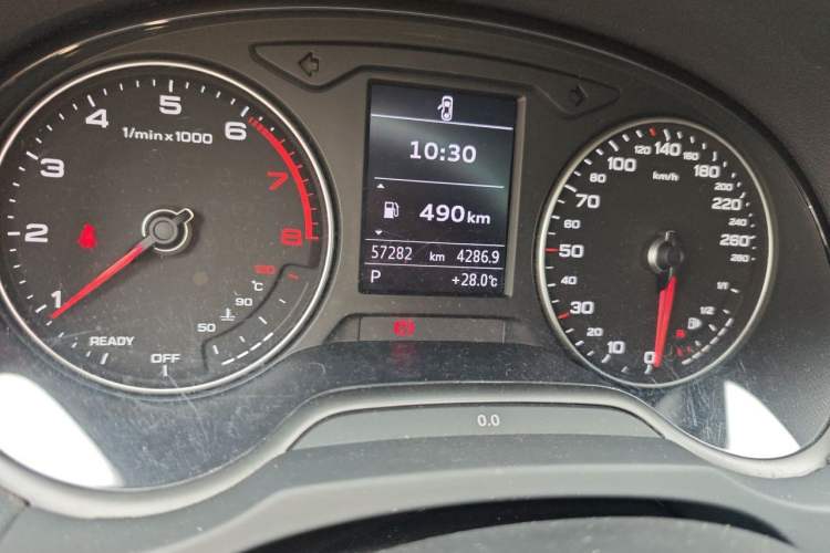 Used Audi A3 2020 Limousine 35 TFSI Ambition China VI Odometer Close Up