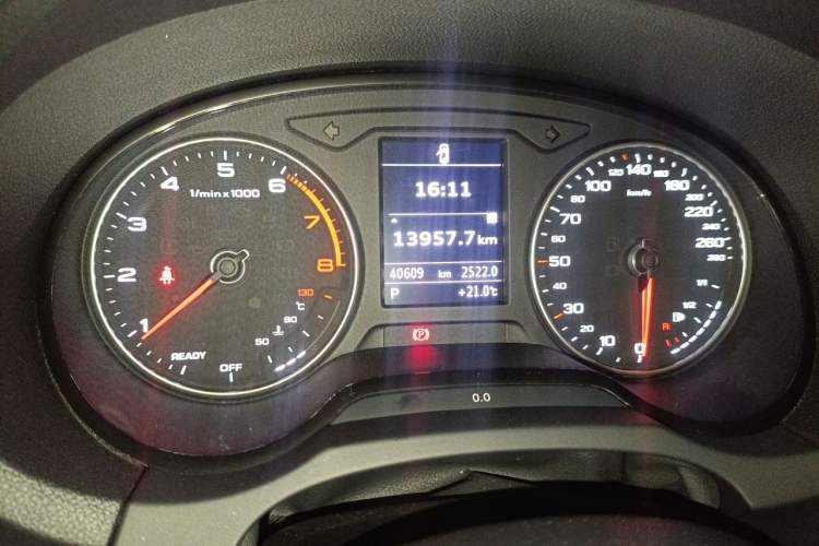 Used Audi A3 2020 Limousine 35 TFSI Ambition China VI Odometer Close Up
