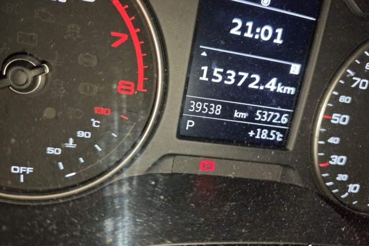 Used Audi A3 2020 Limousine 35 TFSI Fashion Edition China VI Emission Standard Odometer Close Up