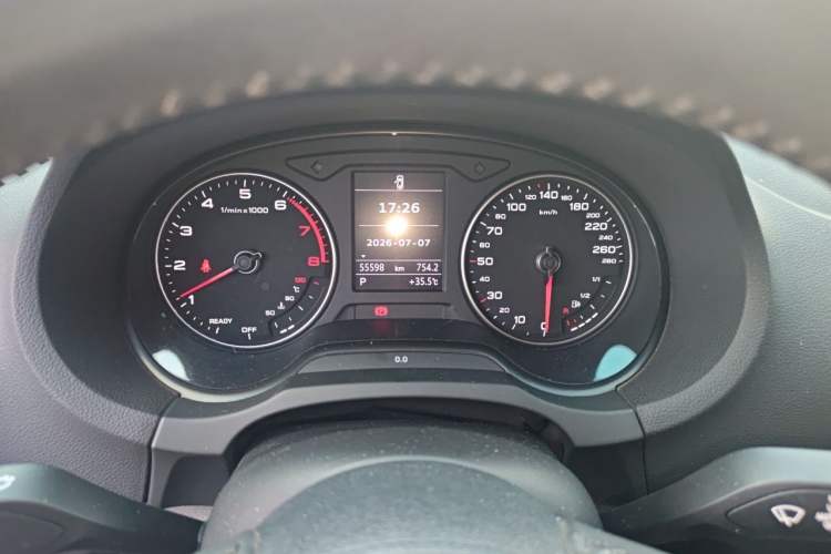 Used Audi A3 2020 Sportback 35 TFSI Ambition China VI Odometer Close Up