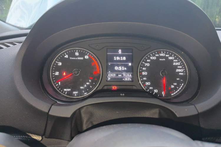 Used Audi A3 2020 Sportback 35 TFSI Style Edition China VI Emission Standard Odometer Close Up