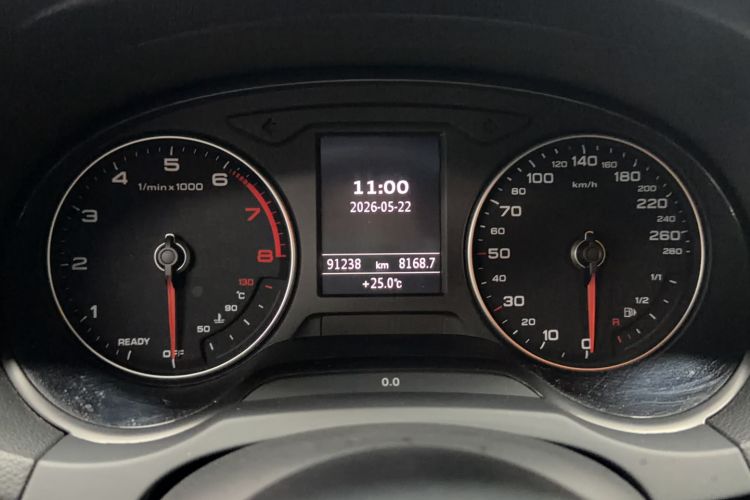 Used Audi A3 2020 Limousine 35 TFSI Fashion Edition China VI Emission Standard Odometer Close Up