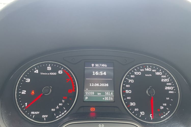 Used Audi A3 2020 Limousine 35 TFSI Fashion Edition China VI Emission Standard Odometer Close Up