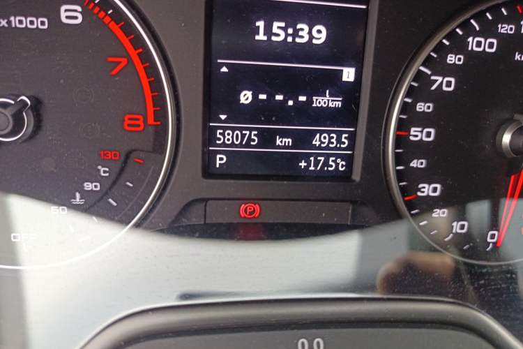 Used Audi A3 2020 Limousine 35 TFSI Sporty Version China VI Odometer Close Up